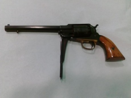 SE VENDE SANTA BARBAR DEL 44 Y FUNDA HACHA A MANO DE MUY BUENA CALIDAD. 
EL ARMA ESTA EN CANTABRIA, SE 01
