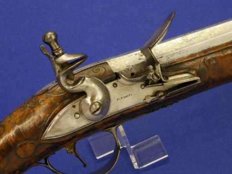 Voy a colocar unas fotos de un arma larga alemana de llave de mecha del siglo XVI. 151