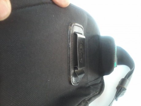 vendo funda rinonera para pistola y un cargador interior, dos departamentos extrior para otro cargador 11