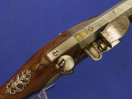 Voy a colocar unas fotos de un arma larga alemana de llave de mecha del siglo XVI. 12
