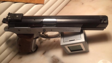 Hola,

Vendo pistola Tanfoglio modelo "The Ultra" de 9 para.
Tiene pocos disparos. La vendo 00