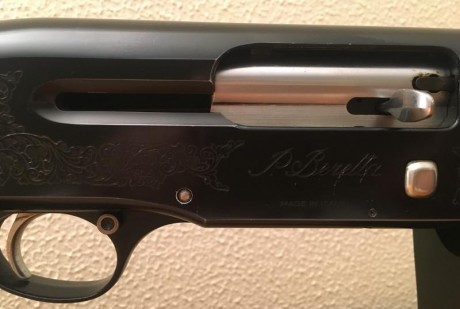 Vendo escopeta semiautomática marca  BERETTA  mod. A 301
 66 de largo de  cañón y de 4 estrellas. Anima 00