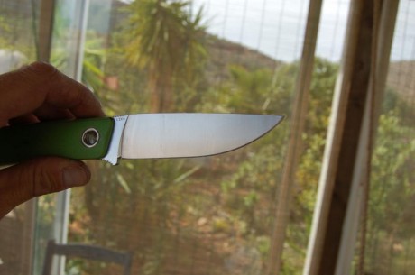 Pongo a la venta este Manly Patriot en acero D2 (=1.2379), sin usar. Cachas de g10 en versión "Toxic 21