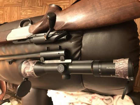 Pocos tiros. Se vende blaser r93 Standard calibre 7mmRm con magnaport en perfecto estado. Incluye visor 01