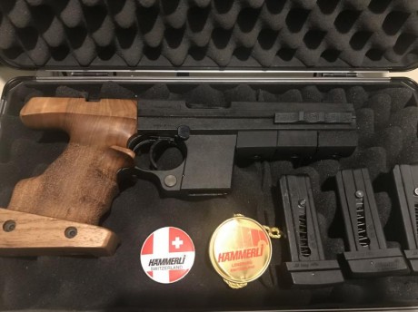 Buenas noches, vendo estupenda pistola hammerli 280con carro del 22lr para tiro olimpico con 3 cargadores 01