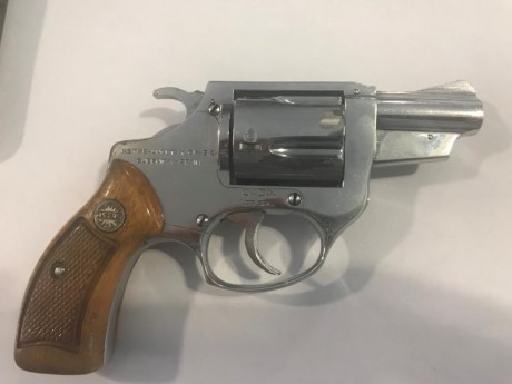 Hola,

Vendo revolver ASTRA CADIX 38-2"
Está en Coruña, funciona perfectamente y pido por el 150€ 00