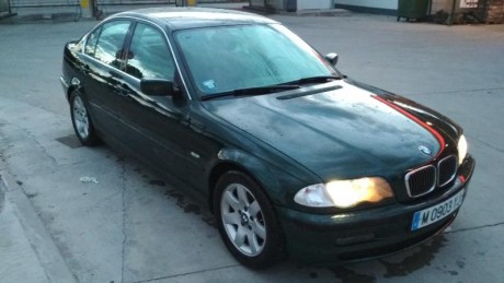 BMW e46 motorización 323i. 
Año 1999 200000km
Motor de 6 cilindros y 170cv de fiabilidad contrastada.
Revisión 02