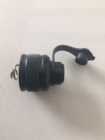 Hola compañeros,
tengo un problema con unos accesorios... 

Quiero conectar el STEINER DBAL-i2 y la linterna 01