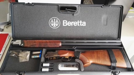 Vendo Beretta 682 Gold casi sin estrenar, solo caza ocasional. Superpuesta calibre 12/76, es decir acepta 02