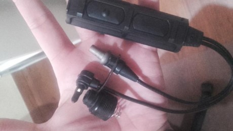 Hola compañeros,
tengo un problema con unos accesorios... 

Quiero conectar el STEINER DBAL-i2 y la linterna 40