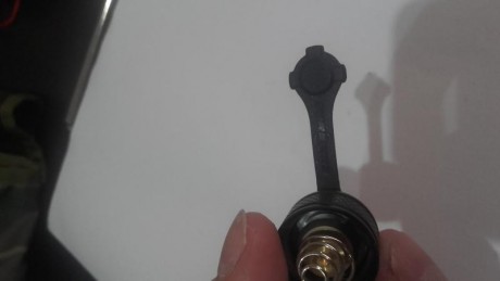 Hola compañeros,
tengo un problema con unos accesorios... 

Quiero conectar el STEINER DBAL-i2 y la linterna 70