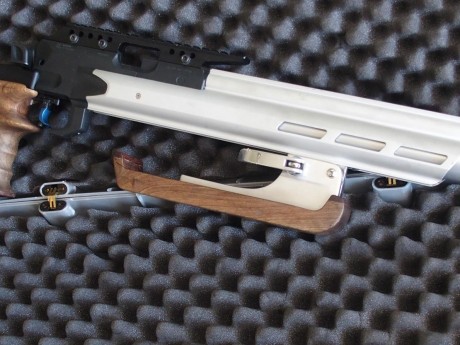 Carabina especial para Field Target fundamentalmente, con 16 julios de potencia estabilizada; cambiada 11