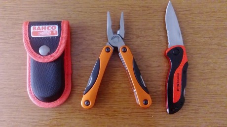 Muy Buenas
 Vendo este conjunto  de multiherramienta , con su funda,  y navaja BAHCO. 
Estan absolutamente 00