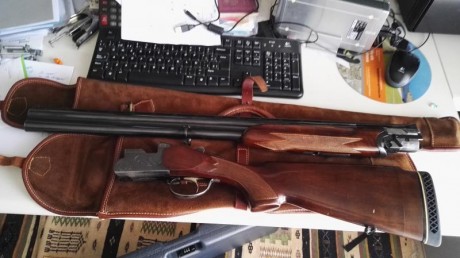 Vendo Beretta 682 Gold casi sin estrenar, solo caza ocasional. Superpuesta calibre 12/76, es decir acepta 10
