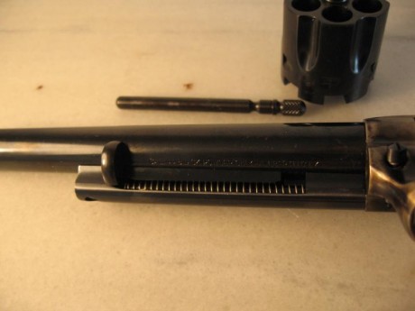   VENDO REVOLVER AVANCARGA, MARCA UBERTI, MODELO CATTLEMAN, CALIBRE 44, CAÑON 7 1/2 PULGAS  

Vendo revolver 31