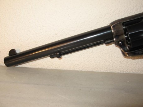   VENDO REVOLVER AVANCARGA, MARCA UBERTI, MODELO CATTLEMAN, CALIBRE 44, CAÑON 7 1/2 PULGAS  

Vendo revolver 30