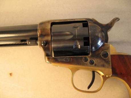   VENDO REVOLVER AVANCARGA, MARCA UBERTI, MODELO CATTLEMAN, CALIBRE 44, CAÑON 7 1/2 PULGAS  

Vendo revolver 41