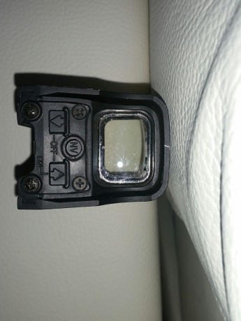 Hola.

Vendo Eotch 551, modelo compacto de la serie 500, con la clásica retícula de círculo y punto de 01