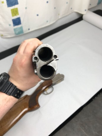 Hola muy buenas, vendo Beretta 686 E Trap cal.12 cañón 76cm 1* y 2*,con culata regulable original y sin 12