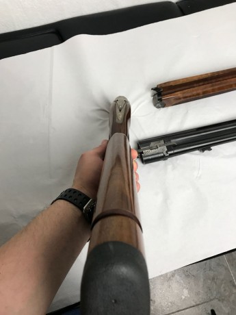 Hola muy buenas, vendo Beretta 686 E Trap cal.12 cañón 76cm 1* y 2*,con culata regulable original y sin 42
