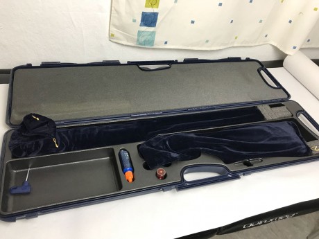 Hola muy buenas, vendo Beretta 686 E Trap cal.12 cañón 76cm 1* y 2*,con culata regulable original y sin 40