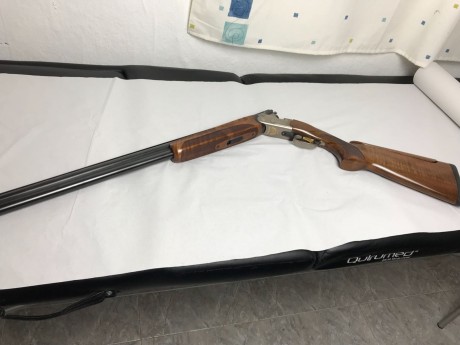 Hola muy buenas, vendo Beretta 686 E Trap cal.12 cañón 76cm 1* y 2*,con culata regulable original y sin 22