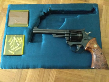 Vendo revolver Astra macht 38 especial por no darle uso,esta en buen estado,se puede ver en Pontevedra 01
