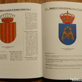 Vendo tres libros :

1º    ESCUDOS DE ARMAS DEL EJERCITO ESPAÑOL - F.DIEZ-A.DE P.CANTERO - 
 207 páginas.
Las 11