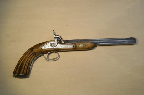 Vendo pistola de percusión modelo Europa Cal. 44 (11,10 mm.), fabricada en 1.978 por el desaparecido taller 40