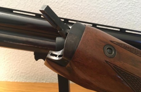 Vendo escopeta  MIROKU SP  12/70 MOD. BC 
de  76 cm de largo  banda ancha, selectora y expulsora. Muy 01