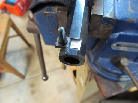 Hola,me pille un remington 1858 en 5,2 pulgadas, y fui a probarlo tras varias taridas vi que los tiros 62