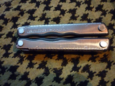 Vendo esta multiherramienta Leatherman y regalo navaja Vic Waiter

La Kick tiene todas las funciones básicas 02
