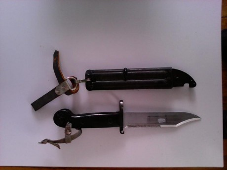 Pues vendo estas bayonetas en perfecto estado. Las sombras que se aprecian es grasa no óxido. Me gustaría 10