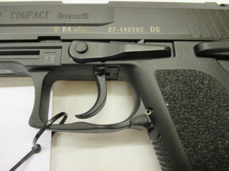 Vendo pistola H&K modelo USP Compact en calibre 9mm Pb . Estado perfecto . Apenas uso . 275€ 01