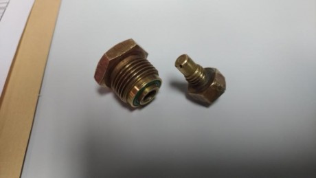 Hola buenas tardes, alguien save donde puedo comprar el racor para cargar el deposito de una Hammerli 00