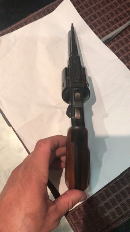 Buenos días:

Vendo revólver Astra del calibre 38 y 4 pulgadas, que decir de este famoso revólver, lo 01