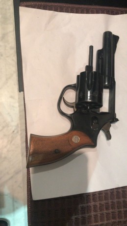 Buenos días:

Vendo revólver Astra del calibre 38 y 4 pulgadas, que decir de este famoso revólver, lo 00