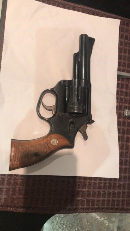 Buenos días:

Vendo revólver Astra del calibre 38 y 4 pulgadas, que decir de este famoso revólver, lo 10