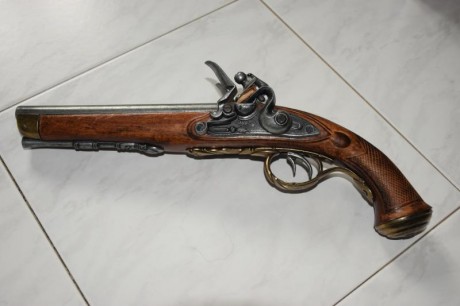 Necesito ayuda para saber que tipo de armas son las de las fotos que adjunto. En el cañón no tienen ninguna 91