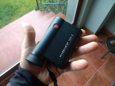 Se vende Telemetro Leica en perfecto estado. 
Mediciones de distancia.
Presion barometrica.
Temperatura.
Inclinacion.
Se 01