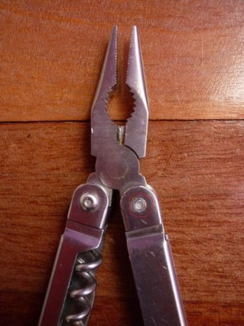 Multiherramienta Leatherman Tool.
Tengo muy poca informacion sobre esta multi, fabricada entre finales 72
