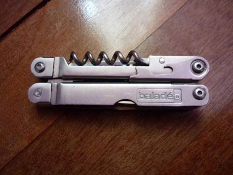Multiherramienta Leatherman Tool.
Tengo muy poca informacion sobre esta multi, fabricada entre finales 70
