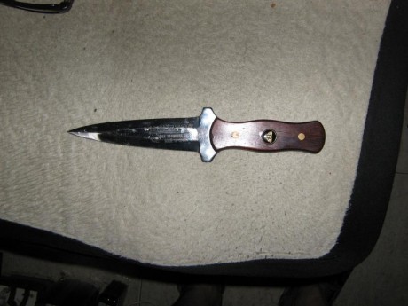 Cambio cuchillo j&v combat . Esta algo usado pero en bastante buen estado. Lo cambiaría por otro cuchillo 71