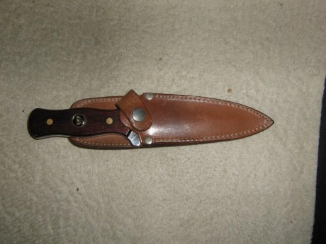 Cambio cuchillo j&v combat . Esta algo usado pero en bastante buen estado. Lo cambiaría por otro cuchillo 70