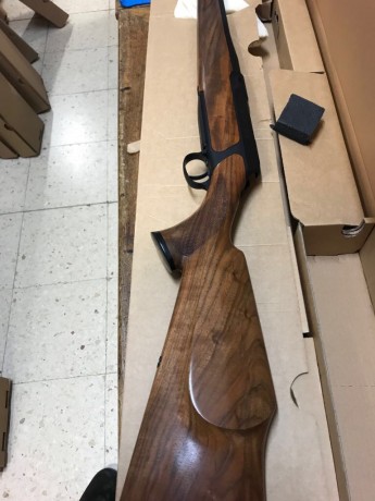 Vendo rifle Sauer 202 New Classic en 8x68 con bases Apel y 2 cargadores. El rifle tiene 5 meses de antigüedad, 01