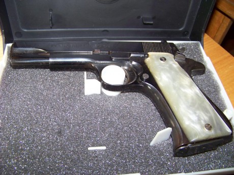 Por fin llegó la nueva criatura de la familia...aqui os presento a mi nueva arma corta,  s  ta  r 
Agradezco 00