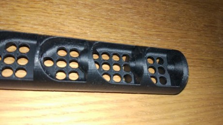Diseño de bafle largo para usar con el prolongador de el moderador ,fabricado en 3d y ABS .
Diseño de 01
