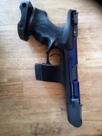 Hammerli SP20 RRS, cal 22 en excelente estado, con maletín original, sus 2 cargadores, herramientas y 01