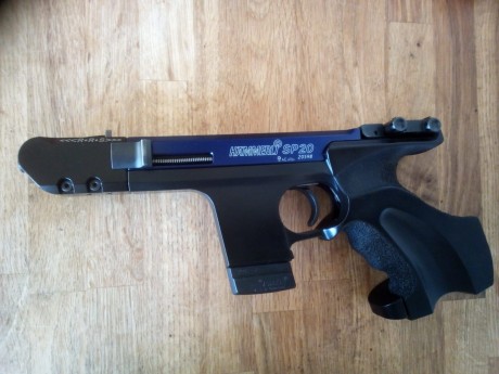 Hammerli SP20 RRS, cal 22 en excelente estado, con maletín original, sus 2 cargadores, herramientas y 00