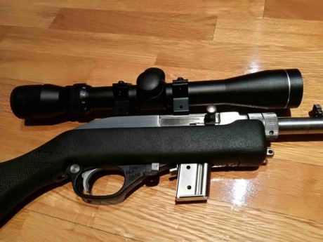 Hola a todos,

Pongo a la venta una carabina desmontable Marlin Papoose del calibre 22LR, culata de polímero, 12